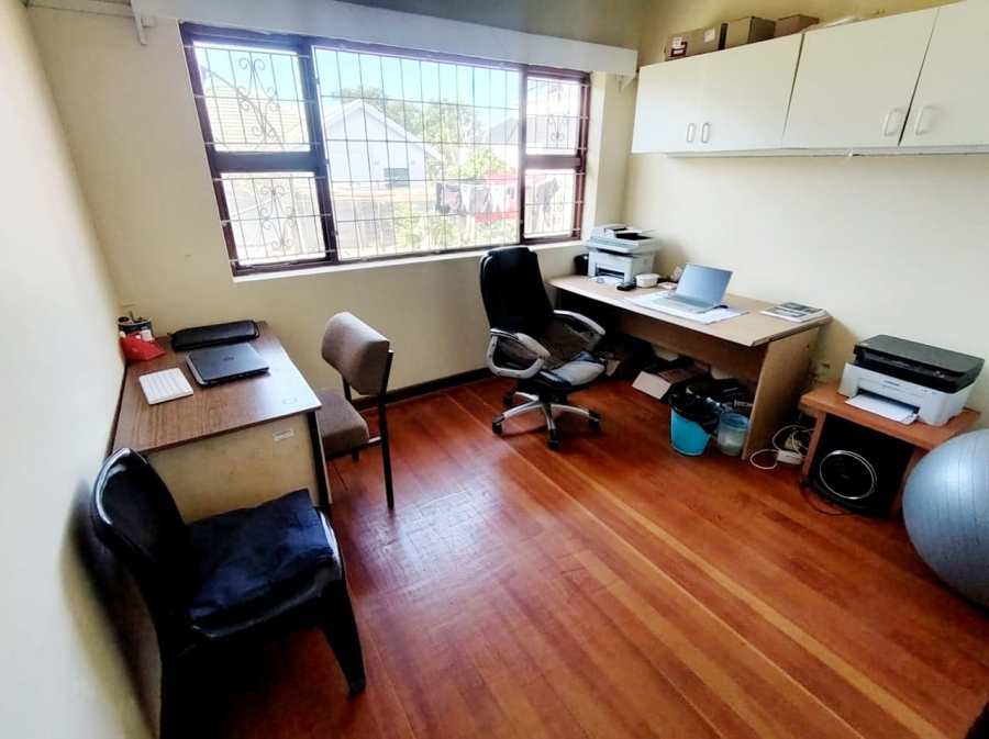 6 Bedroom Property for Sale in Baysville Eastern Cape